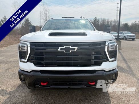 Used 2025 Chevrolet Silverado 2500 LT w/ Trail Boss Package AWD/4WD image 9