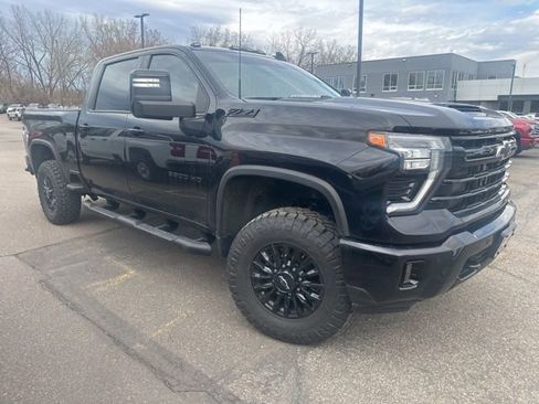 Used 2024 Chevrolet Silverado 3500 LTZ w/ LTZ Plus Package image 11