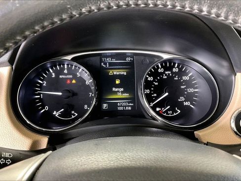 Used 2016 Nissan Rogue SL w/ SL Premium Package image 20