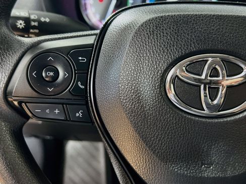 Used 2025 Toyota RAV4 XLE FWD image 17