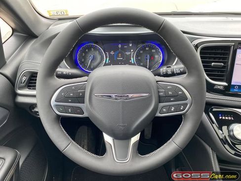 New 2026 Chrysler Pacifica Limited image 19