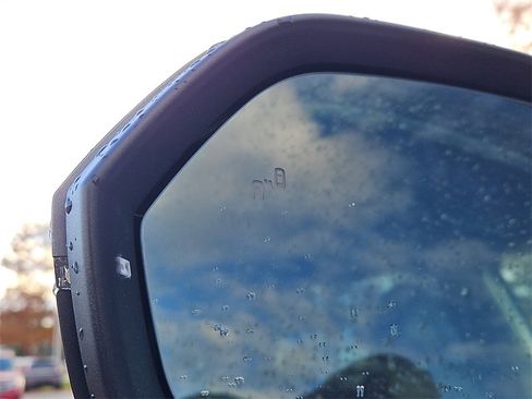 New 2026 Volkswagen Atlas SE image 16