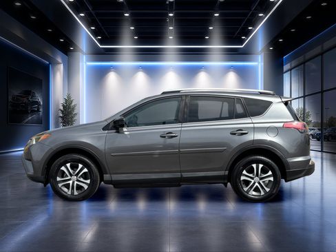 Used 2016 Toyota RAV4 LE AWD/4WD image 7