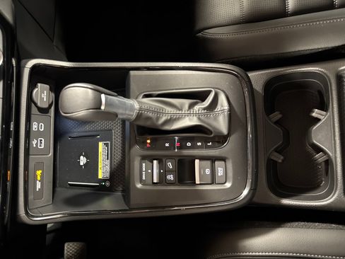 Used 2025 Honda CR-V EX-L image 24