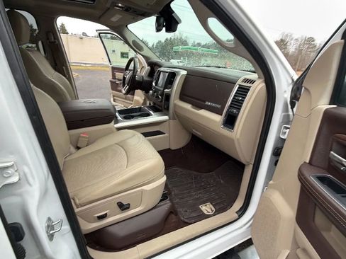 Used 2017 RAM 1500 Laramie w/ Convenience Group image 40