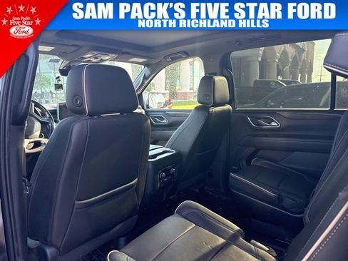 Used 2021 Chevrolet Suburban Premier w/ Premium Package AWD/4WD image 8