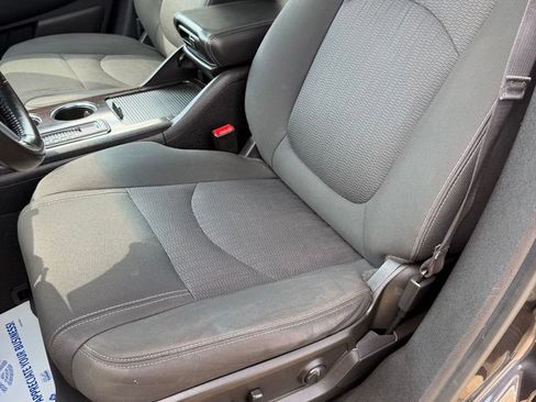 Used 2016 Chevrolet Traverse LT w/ Style and Technology Package FWD image 16