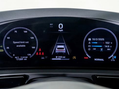 Used 2024 Porsche Cayenne AWD image 55