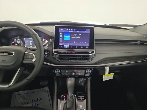 New 2026 Jeep Compass Latitude image 16