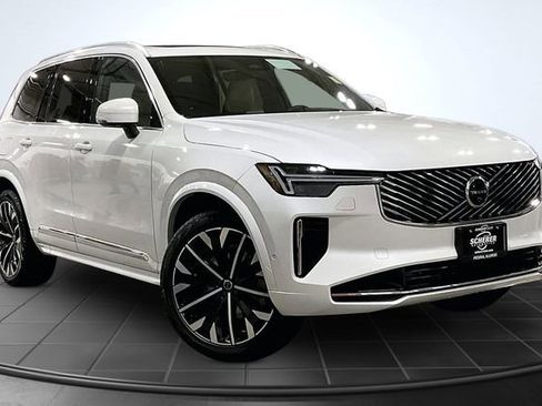 New 2026 Volvo XC90 B5 Plus image 3