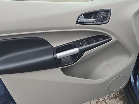 Used 2022 Ford Transit Connect Titanium w/ Trailer Tow Package image 10