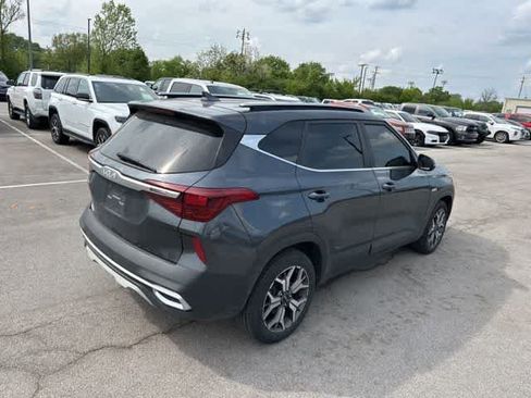 Used 2022 Kia Seltos EX AWD/4WD image 16