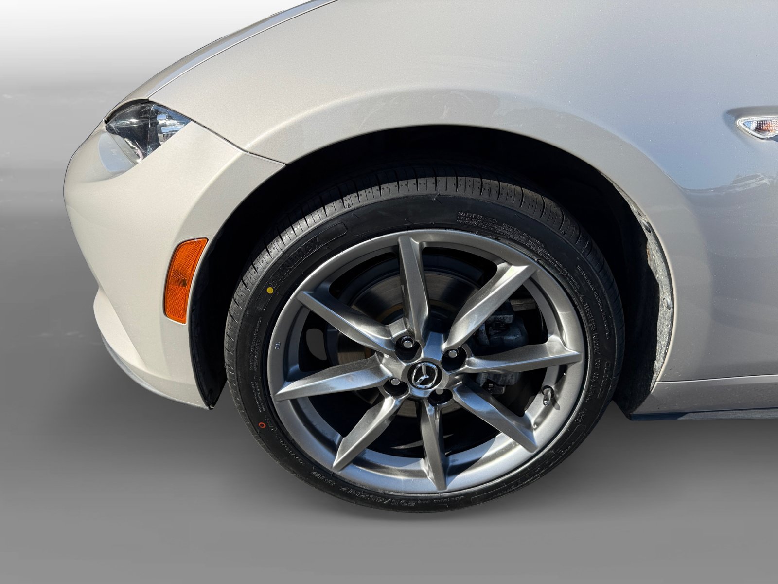 Used 2022 MAZDA MX-5 Miata RF Grand Touring RWD image 9