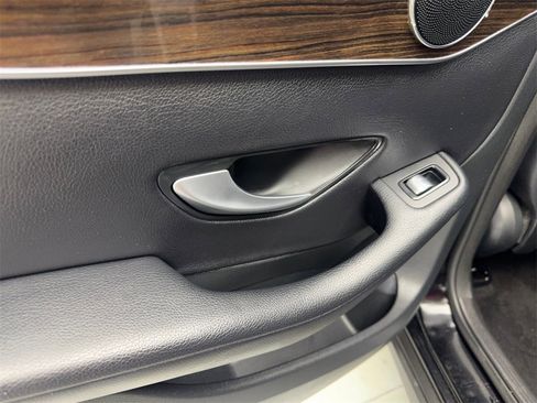 Used 2020 Mercedes-Benz GLC 300 image 33