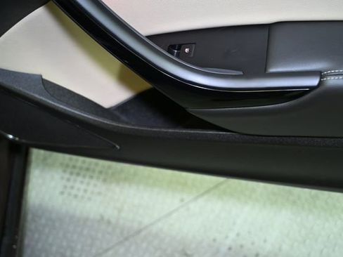 Used 2016 Buick Cascada Premium image 58