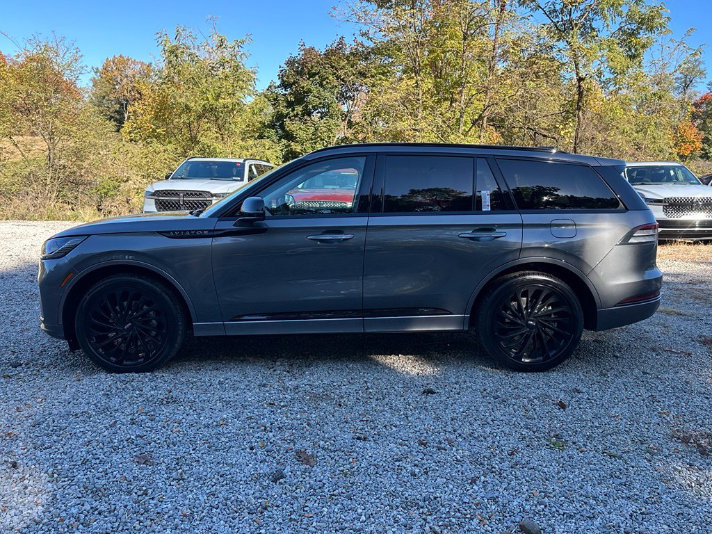 New 2027 Lincoln Aviator Reserve AWD/4WD image 2