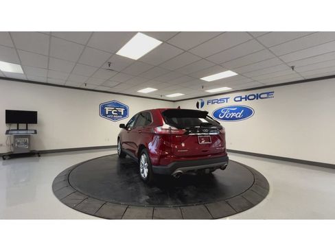 Used 2019 Ford Edge Titanium w/ Cold Weather Package AWD/4WD image 8