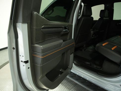 Used 2025 GMC Sierra 1500 AT4 w/ AT4 Premium Package AWD/4WD image 20