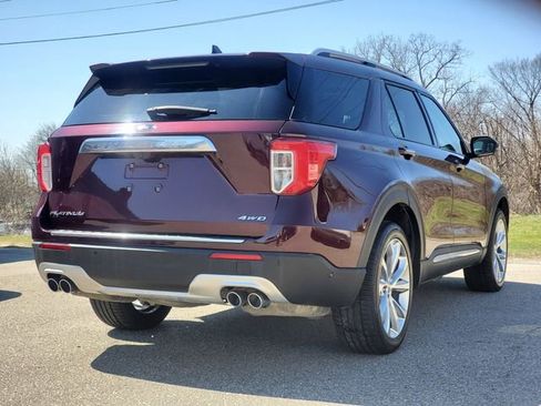 Certified 2022 Ford Explorer Platinum w/ Equipment Group 601A AWD/4WD image 3