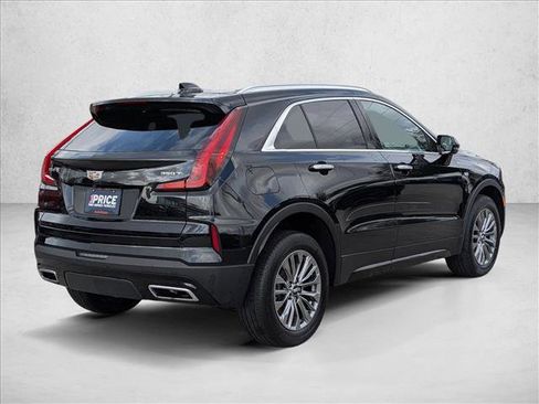 Used 2025 Cadillac XT4 Premium Luxury FWD image 5