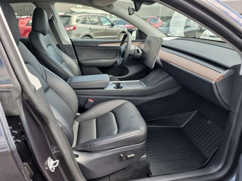 Used 2024 Tesla Model Y Long Range AWD/4WD image 28