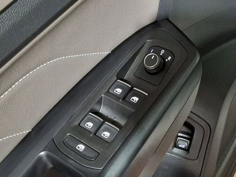 Used 2021 Volkswagen Atlas Cross Sport SE w/ Panoramic Sunroof Package image 23