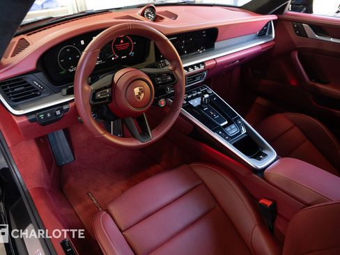 Used 2025 Porsche 911 Carrera image 18