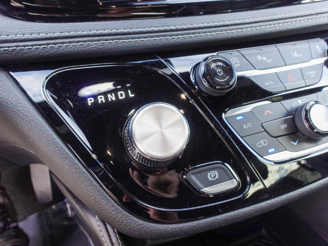 Used 2026 Chrysler Pacifica Limited w/ S Appearance Package FWD image 19
