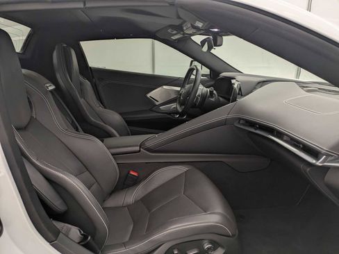 Used 2022 Chevrolet Corvette Stingray Preferred Conv w/ Z51 Performance Package RWD image 17