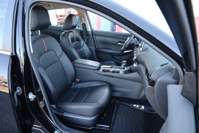 Certified 2022 Nissan Sentra SR w/ SR Premium Package FWD image 28