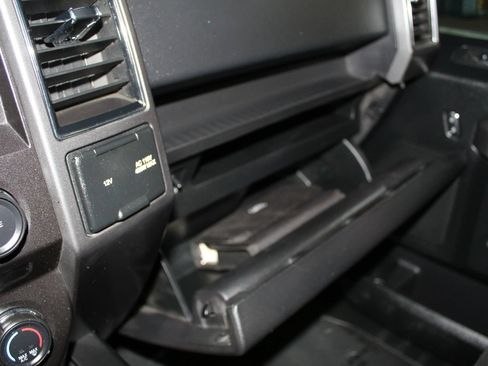 Used 2018 Ford F150 XLT w/ Equipment Group 302A Luxury AWD/4WD image 27