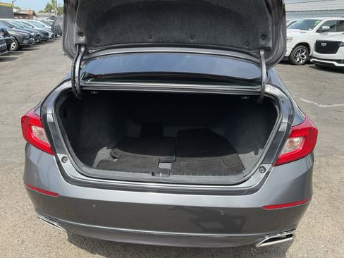 Used 2018 Honda Accord Touring image 25
