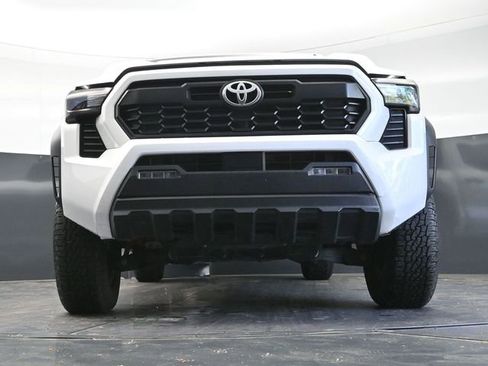 Used 2024 Toyota Tacoma TRD Off-Road AWD/4WD image 37