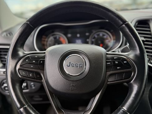 Used 2019 Jeep Cherokee Trailhawk w/ Comfort/Convenience Group image 21