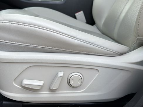 Used 2022 Kia Sorento EX w/ Panoramic Sunroof Package FWD image 12