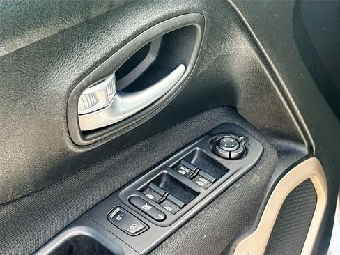 Used 2017 Jeep Renegade Sport w/ Power & Air Group image 17