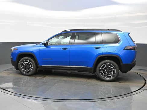 New 2026 Jeep Cherokee Laredo image 3