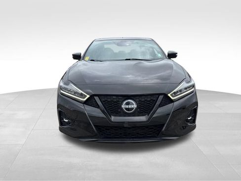 Used 2023 Nissan Maxima SR w/ Sport Mat Group FWD image 2