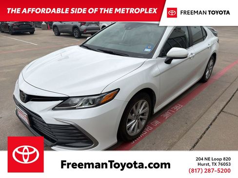 Used 2023 Toyota Camry LE FWD image 1