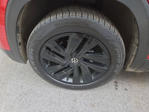 Used 2021 Volkswagen Atlas Cross Sport SE FWD image 8