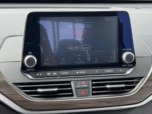 Used 2024 Nissan Altima 2.5 SV FWD image 24