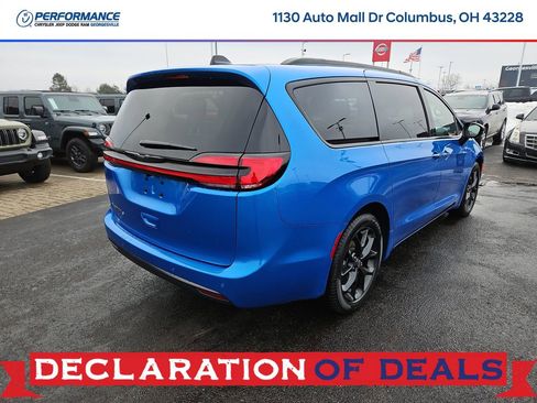 New 2026 Chrysler Pacifica Select w/ S Appearance Package FWD image 7