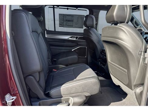 New 2026 Jeep Grand Wagoneer Limited image 23