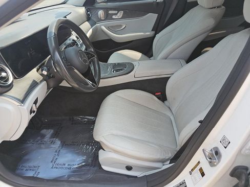 Used 2022 Mercedes-Benz E 350 Sedan w/ Driver Assistance Package image 4