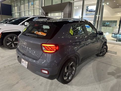 Certified 2024 Hyundai Venue Limited image 10