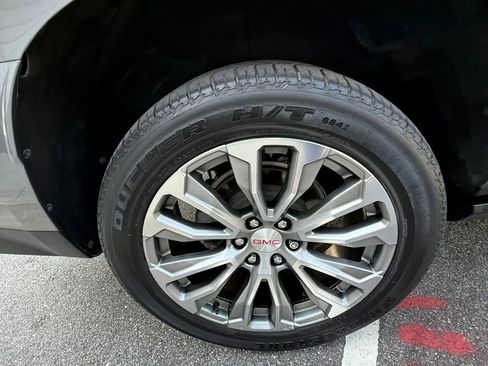 Used 2021 GMC Yukon Denali w/ Denali Premium Package RWD image 34