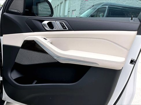 Used 2026 BMW X5 xDrive40i w/ Executive Package image 20