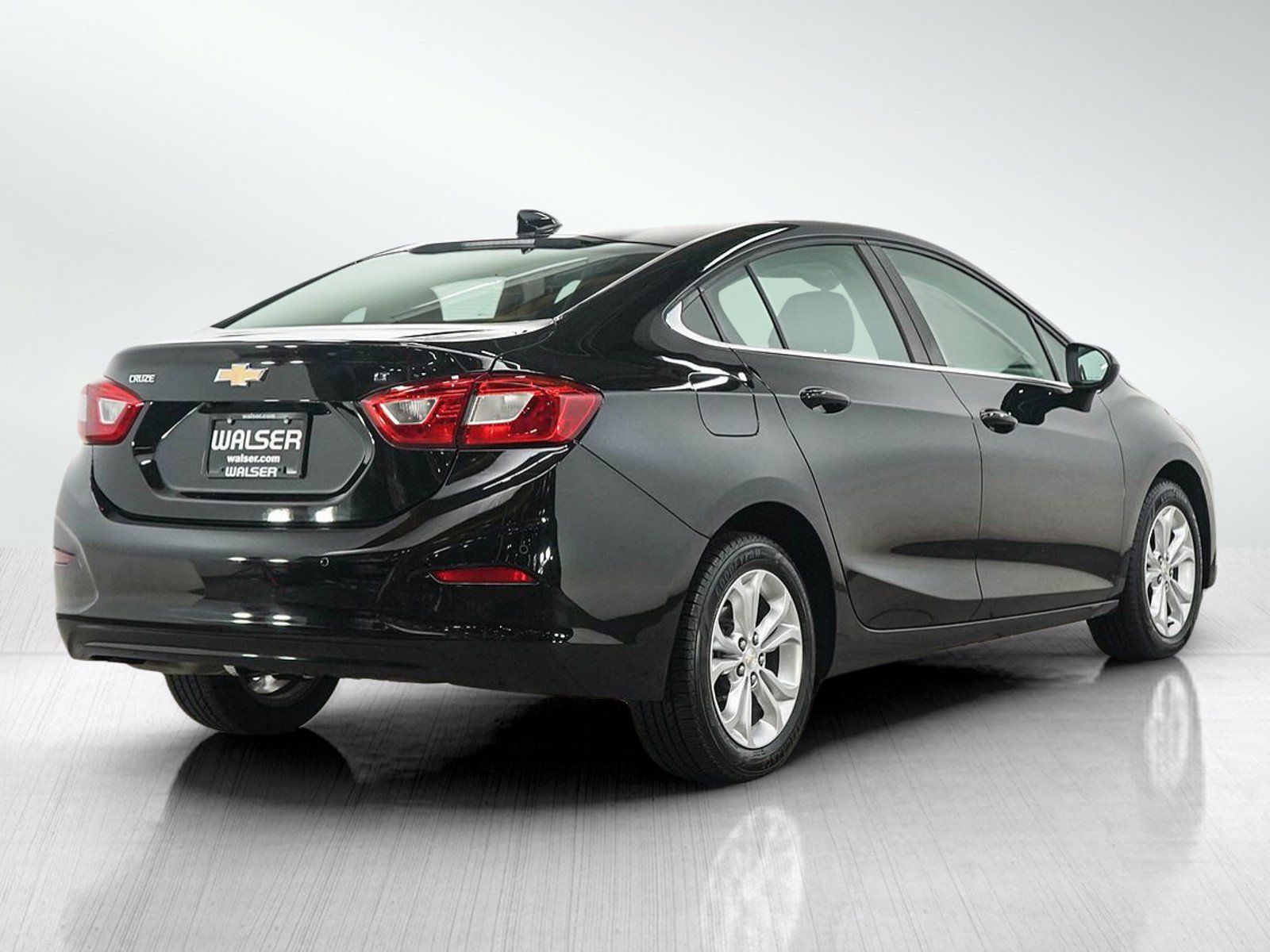 Used 2019 Chevrolet Cruze LT w/ Convenience Package FWD image 5