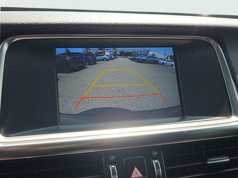 Used 2018 Kia Optima EX w/ Premium Package FWD image 16