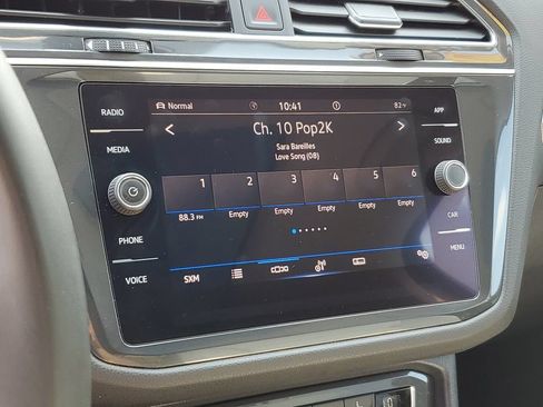 Used 2021 Volkswagen Tiguan SE AWD/4WD image 22